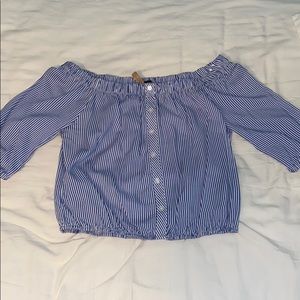 Off the shoulder cropped blouse!